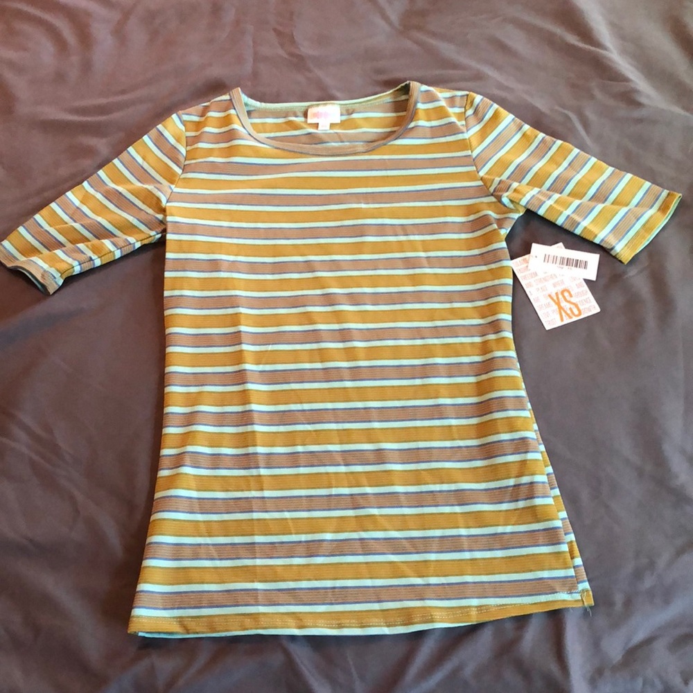 Short sleeve top